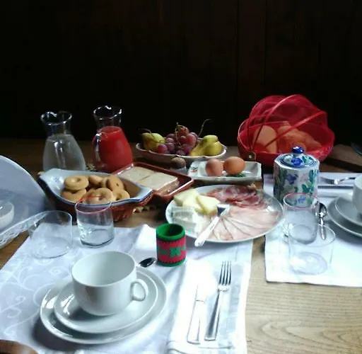 Adele 住宿加早餐酒店 瓦雷泽